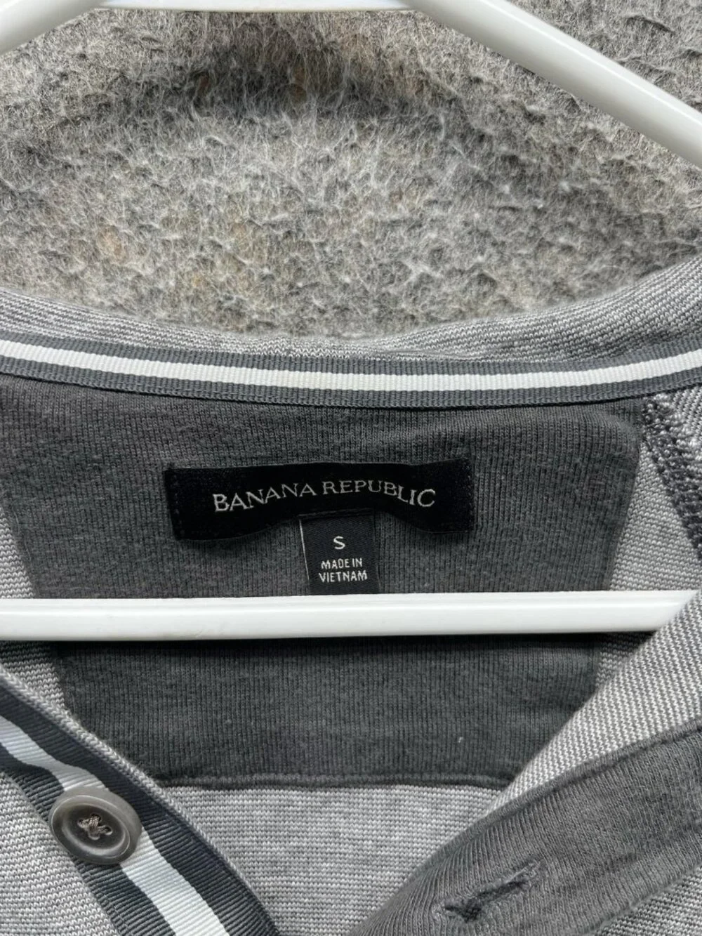 Banana Republic Sweatshirt Mens Small Gray Pullover Button Neck Hoodie Pockets